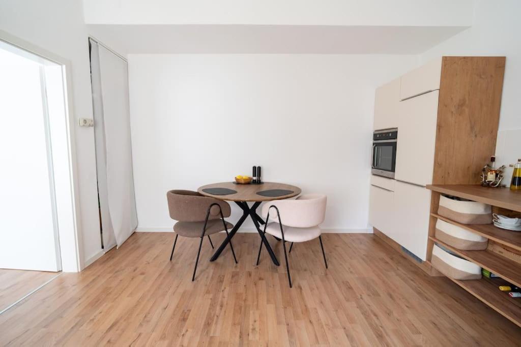 Wohnung Naehe Stadtzentrum Mit Wohnzimmer Und Kueche Кобленц Экстерьер фото